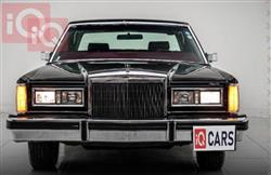 لينكولن تاون كار